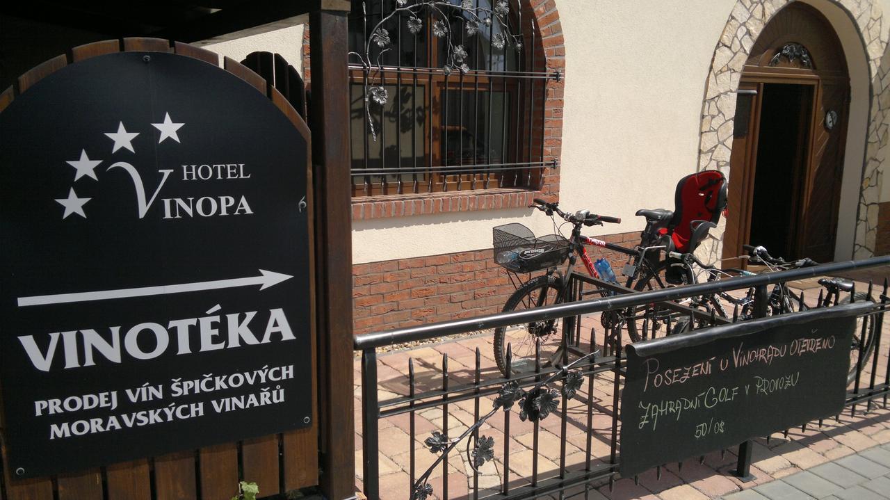 Hotel Vinopa Hustopeče Екстериор снимка